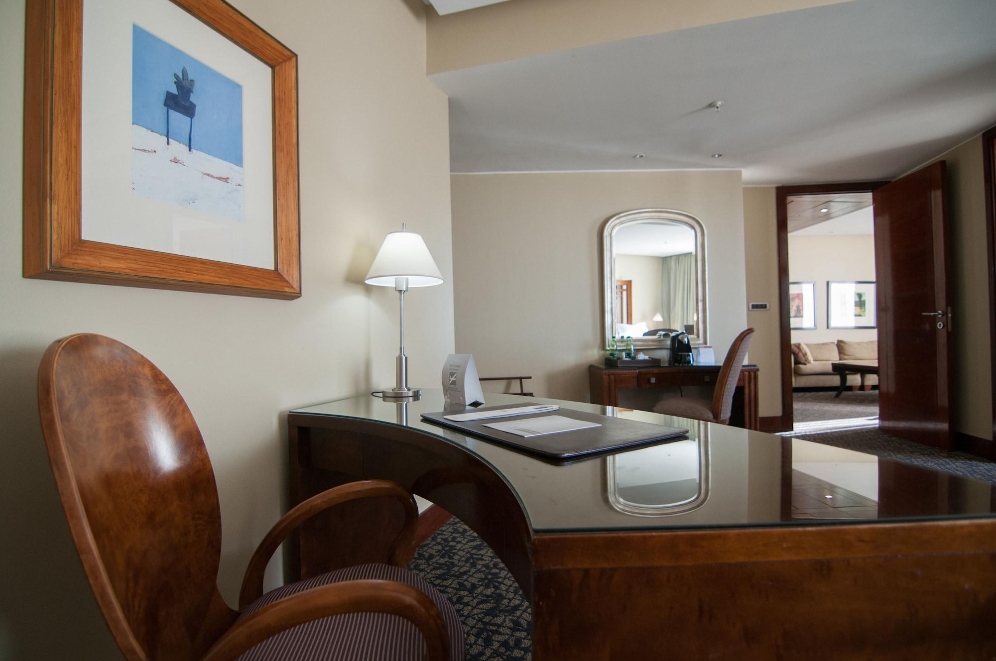 Enjoy Vina Del Mar Hotel Luaran gambar A suite at the hotel
