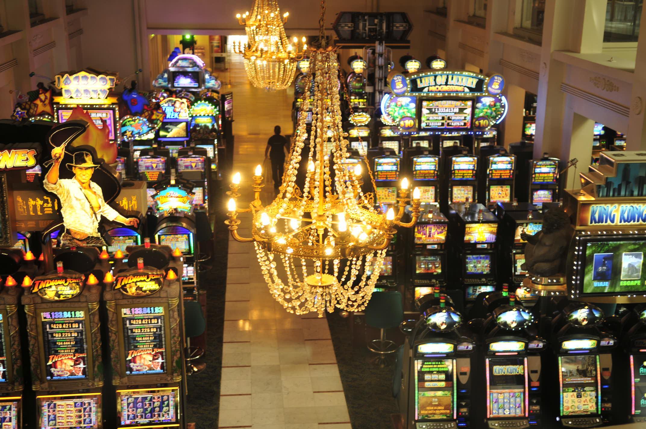 Enjoy Vina Del Mar Hotel Luaran gambar A pachinko parlor in Tokyo