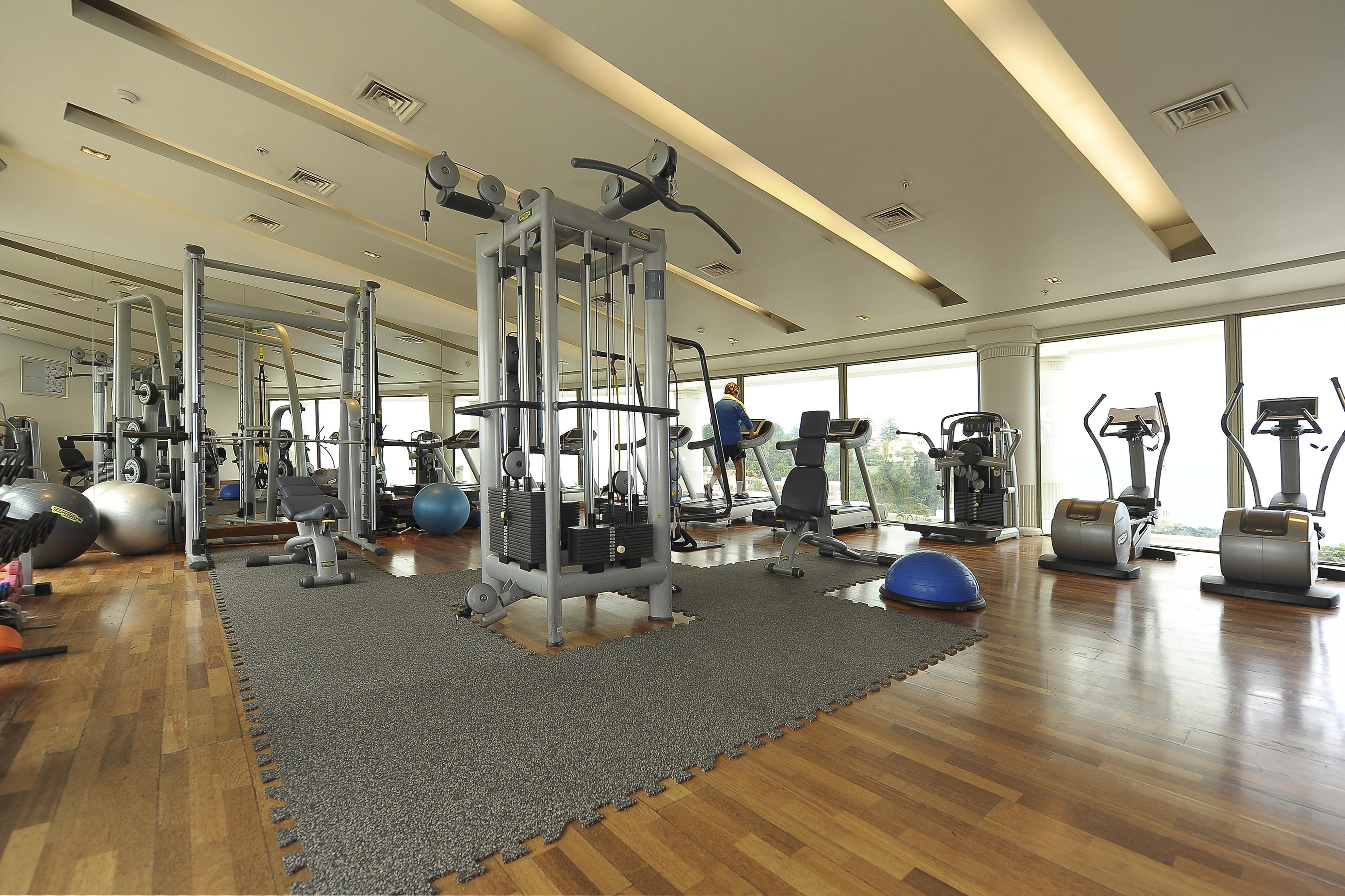 Enjoy Vina Del Mar Hotel Luaran gambar A gym at a hotel