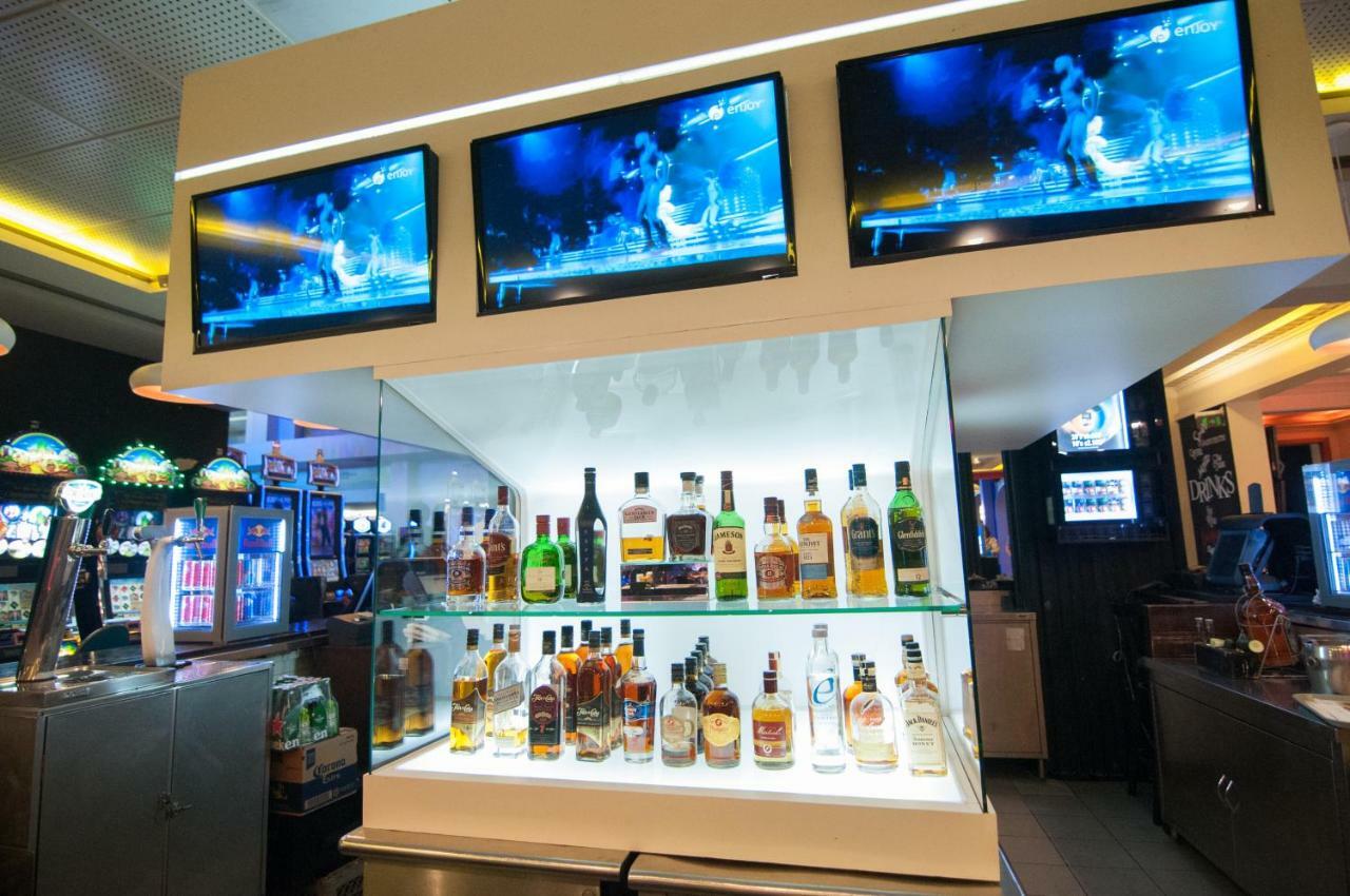 Enjoy Vina Del Mar Hotel Luaran gambar The bar at the 2014 FIFA World Cup